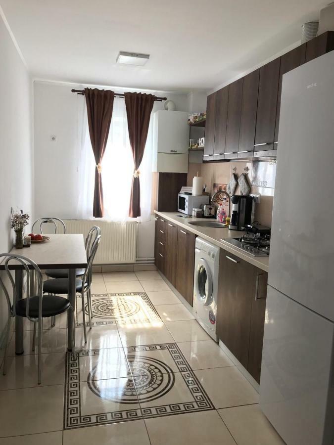 Apartament Mont Blanc Sinaia Eksteriør billede