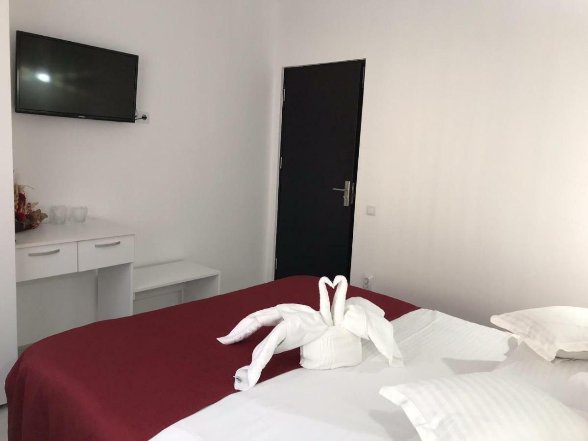 Apartament Mont Blanc Sinaia Eksteriør billede
