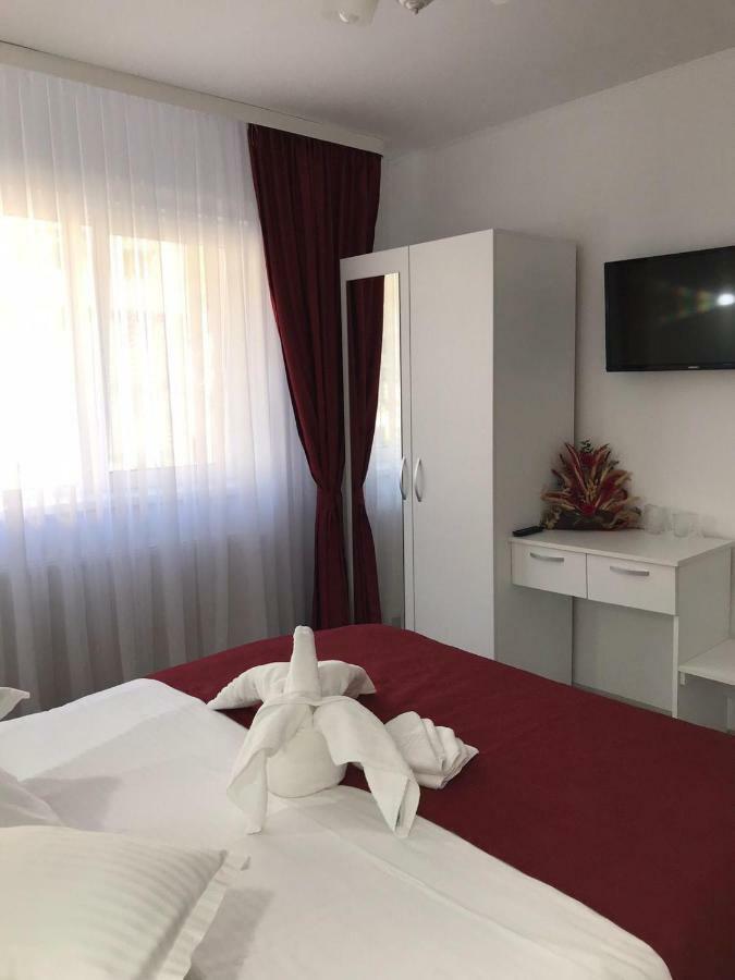 Apartament Mont Blanc Sinaia Eksteriør billede