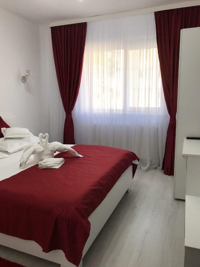 Apartament Mont Blanc Sinaia Eksteriør billede