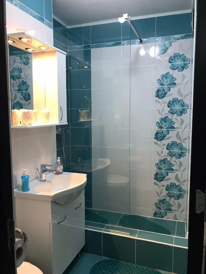 Apartament Mont Blanc Sinaia Eksteriør billede
