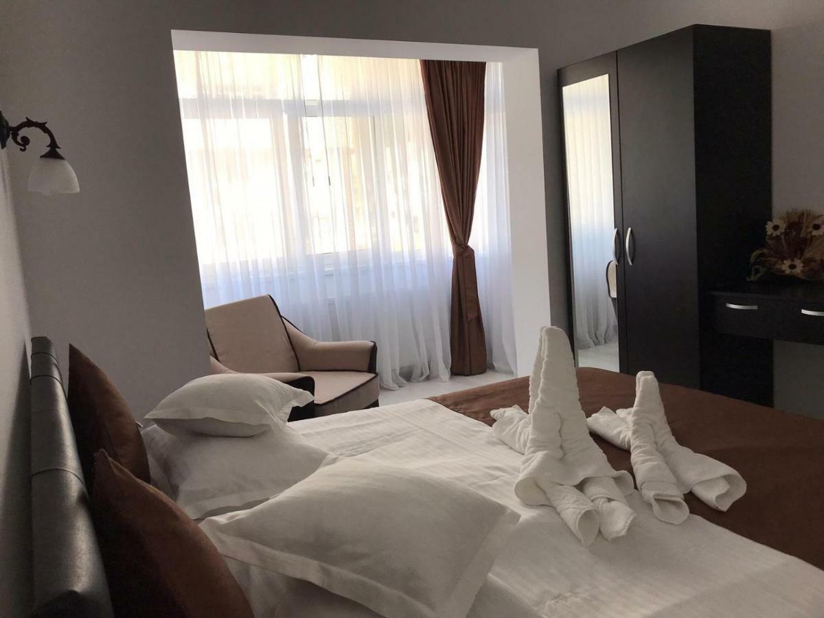 Apartament Mont Blanc Sinaia Eksteriør billede