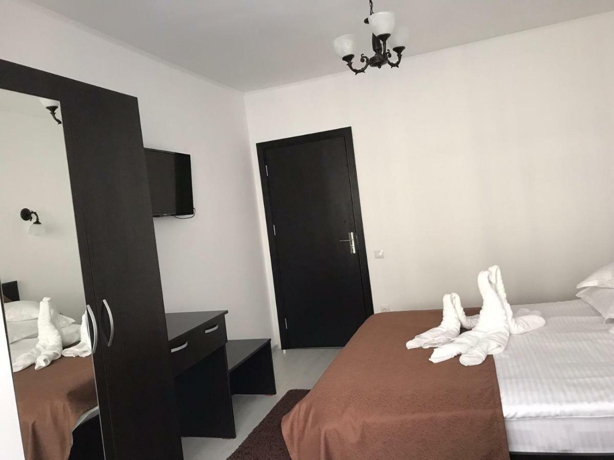Apartament Mont Blanc Sinaia Eksteriør billede